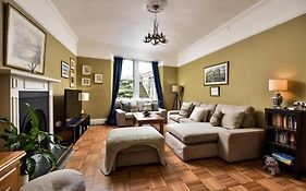 8B Howard Place